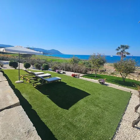 Kallisti & - A Luxury Seaside Retreat