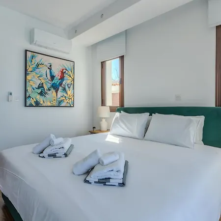 Kallisti & - A Luxury Seaside Retreat Villa *