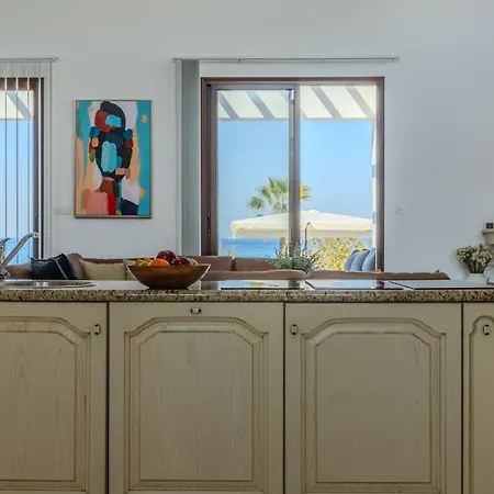 Kallisti & - A Luxury Seaside Retreat Villa *