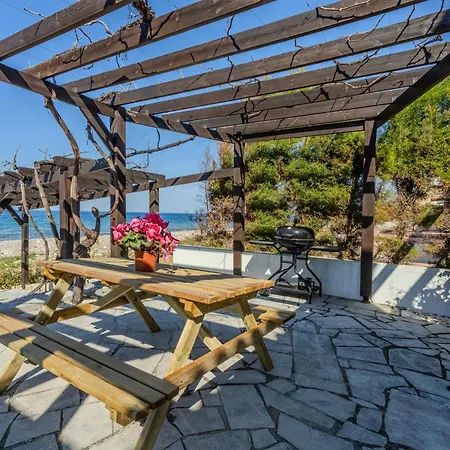 Kallisti & - A Luxury Seaside Retreat *