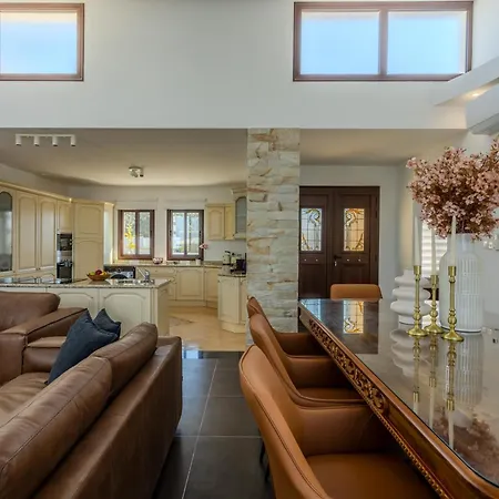 Kallisti & - A Luxury Seaside Retreat Villa