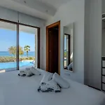 Kallisti & - A Luxury Seaside Retreat *