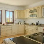 Kallisti & - A Luxury Seaside Retreat