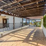 וילה Kallisti & - A Luxury Seaside Retreat
