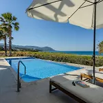 וילה Kallisti & - A Luxury Seaside Retreat *