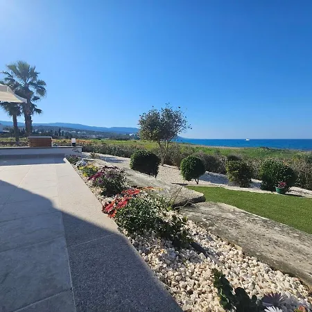 Villa Kallisti & - A Luxury Seaside Retreat *