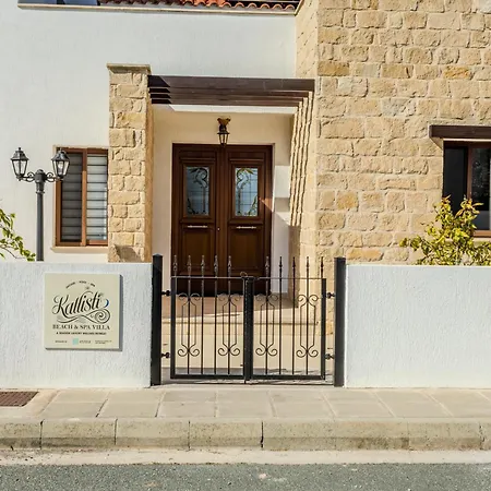 Villa Kallisti & - A Luxury Seaside Retreat Lachi