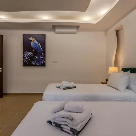 Kallisti & - A Luxury Seaside Retreat Lachi