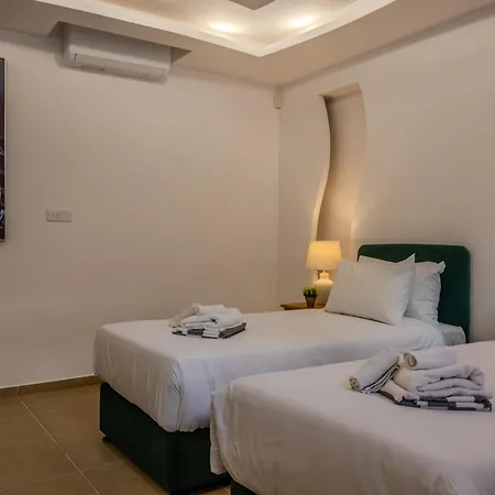 Kallisti & - A Luxury Seaside Retreat *