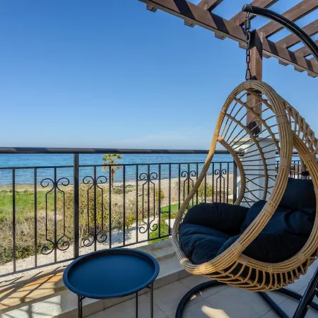 Вилла Kallisti & - A Luxury Seaside Retreat Латхи