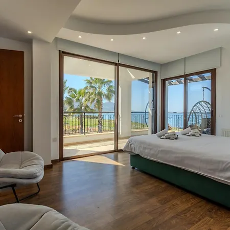 Kallisti & - A Luxury Seaside Retreat Villa *