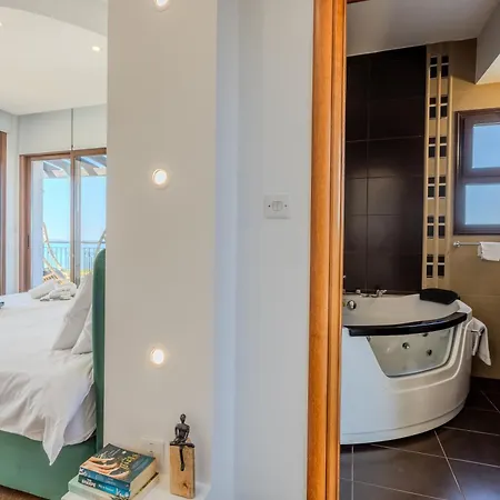 Kallisti & - A Luxury Seaside Retreat Латхи