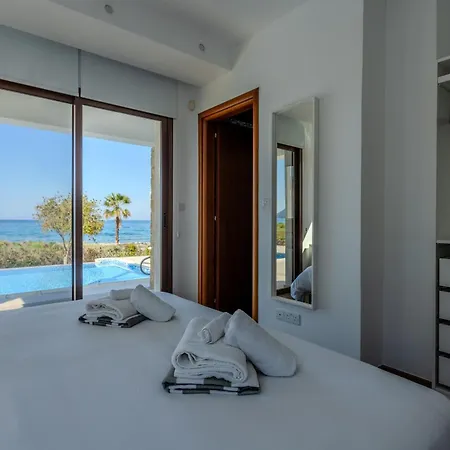 Kallisti & - A Luxury Seaside Retreat *