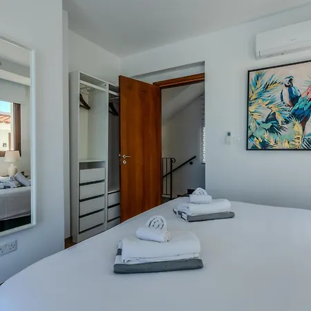 Kallisti & - A Luxury Seaside Retreat Lachi