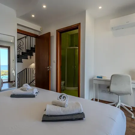 Kallisti & - A Luxury Seaside Retreat