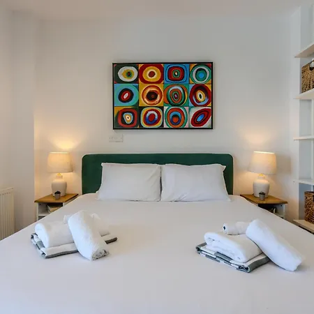 Villa Kallisti & - A Luxury Seaside Retreat *