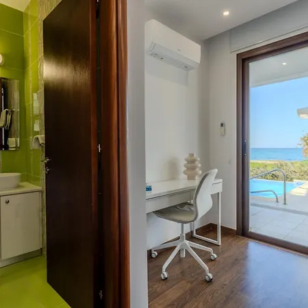 Kallisti & - A Luxury Seaside Retreat Латхи