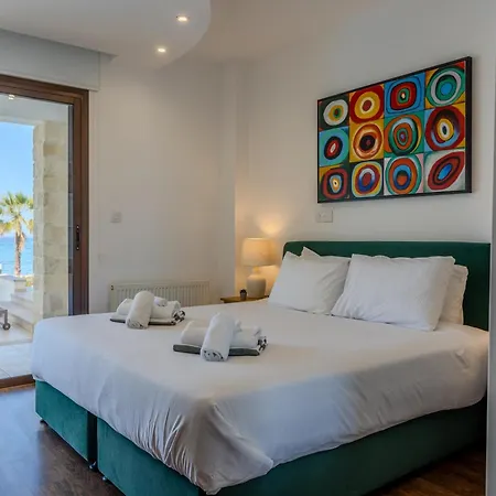 Kallisti & - A Luxury Seaside Retreat