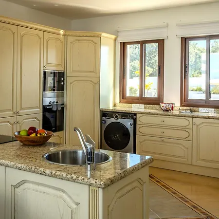 Villa Kallisti & - A Luxury Seaside Retreat