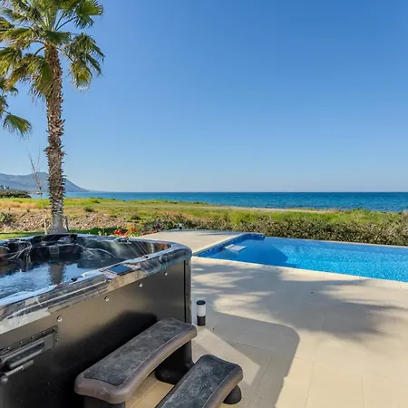 Вилла Kallisti & - A Luxury Seaside Retreat *
