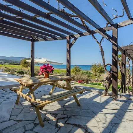 Kallisti & - A Luxury Seaside Retreat Villa *