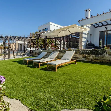 Villa Kallisti & - A Luxury Seaside Retreat Lachi