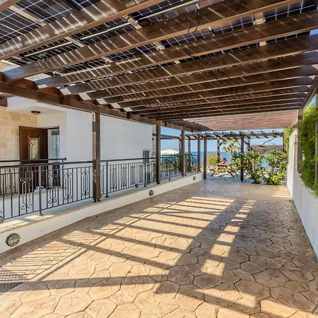 Вилла Kallisti & - A Luxury Seaside Retreat