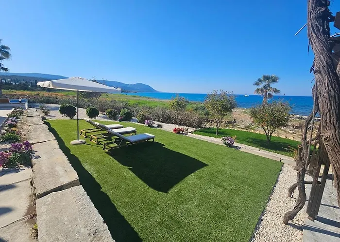 Kallisti & - A Luxury Seaside Retreat