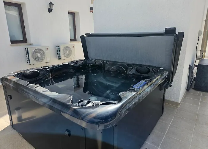 Kallisti & - A Luxury Seaside Retreat *