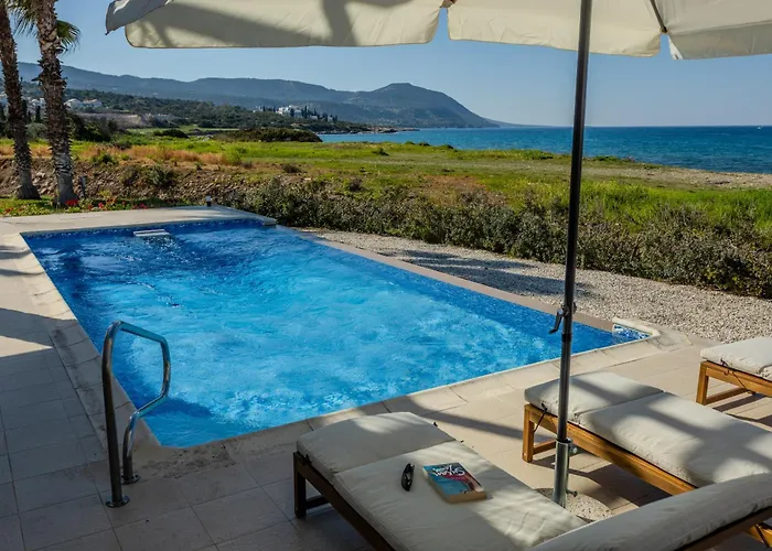 Kallisti & - A Luxury Seaside Retreat