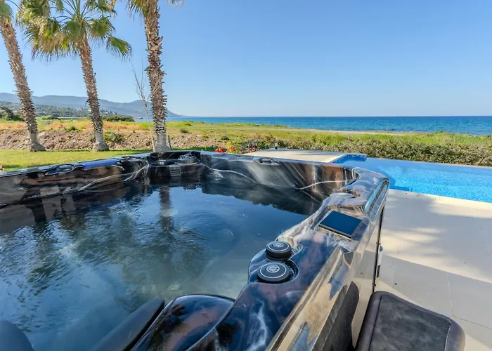 Kallisti & - A Luxury Seaside Retreat Willa Latsi