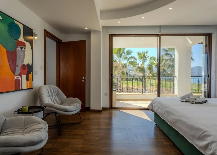 Kallisti & - A Luxury Seaside Retreat *