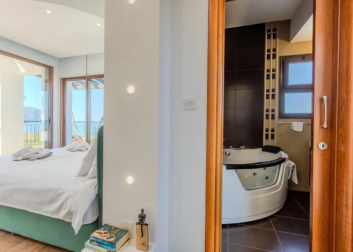 Kallisti & - A Luxury Seaside Retreat Latsi