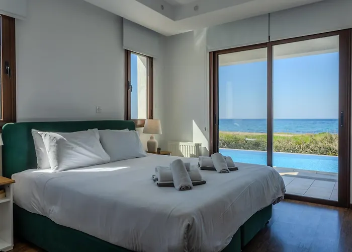 Kallisti & - A Luxury Seaside Retreat *