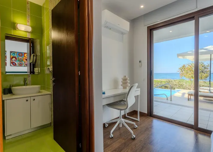 Kallisti & - A Luxury Seaside Retreat Lachi