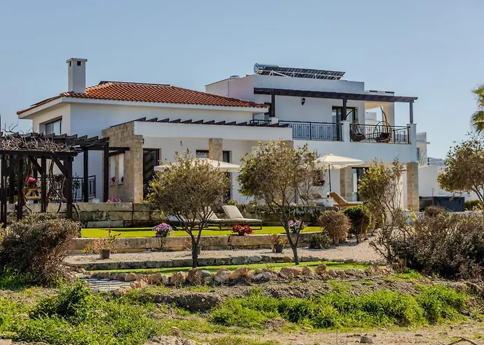 Willa Kallisti & - A Luxury Seaside Retreat