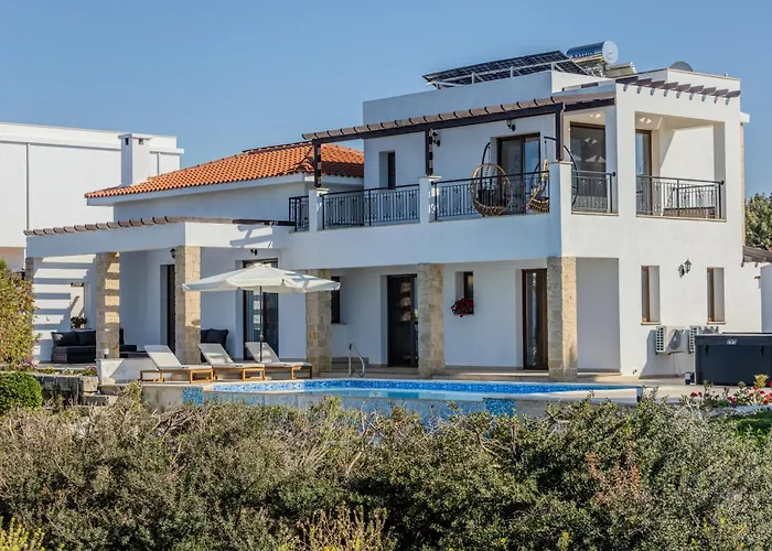 Kallisti & - A Luxury Seaside Retreat Villa