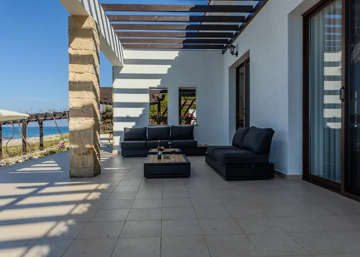 Kallisti & - A Luxury Seaside Retreat Willa