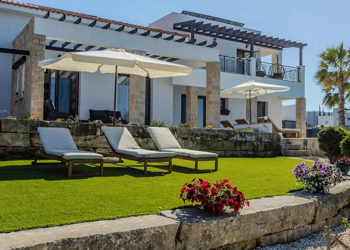 Kallisti & - A Luxury Seaside Retreat