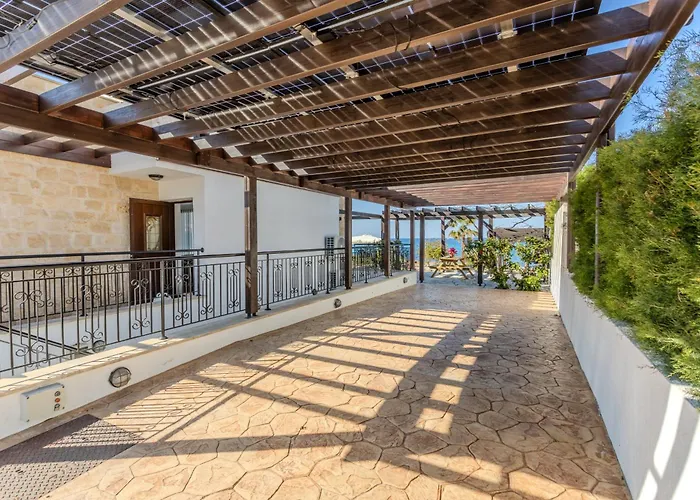 Villa Kallisti & - A Luxury Seaside Retreat