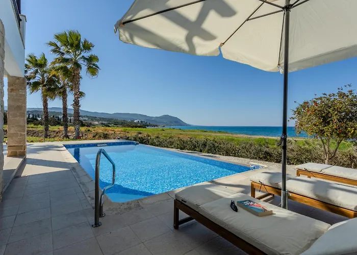 Villa Kallisti & - A Luxury Seaside Retreat *