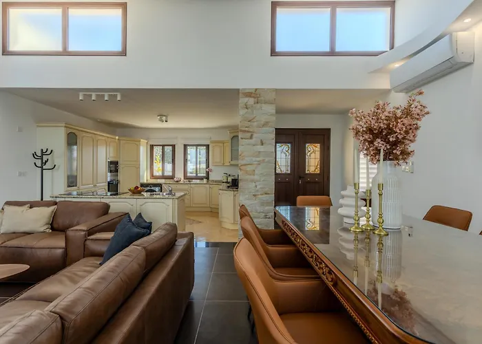 Kallisti & - A Luxury Seaside Retreat Villa